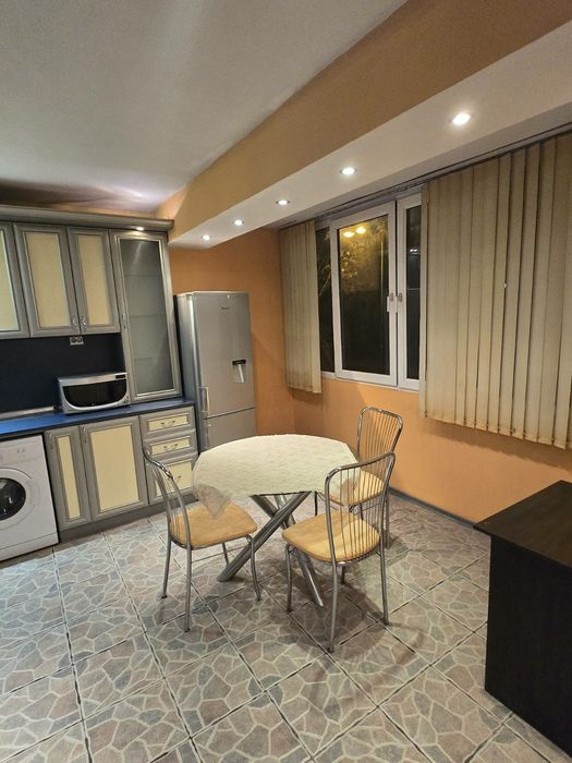 Частен лице продава гарсониера в Варна,  Генерал Колев 70