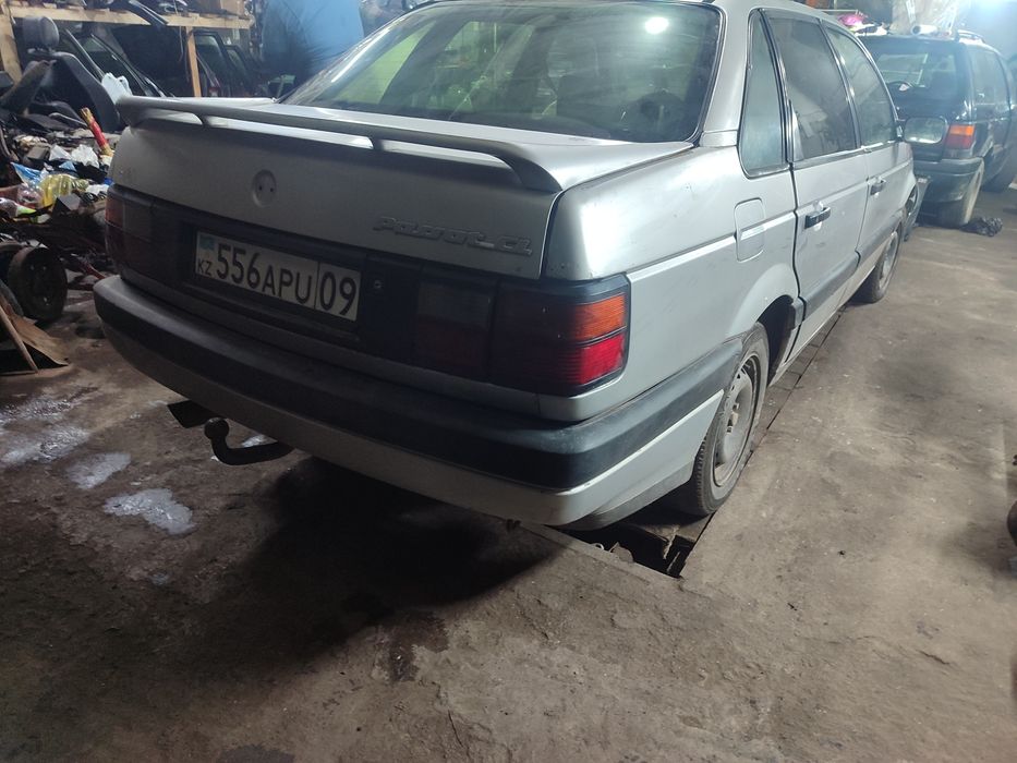 Запчасти на пассат Б3 универсал и седан