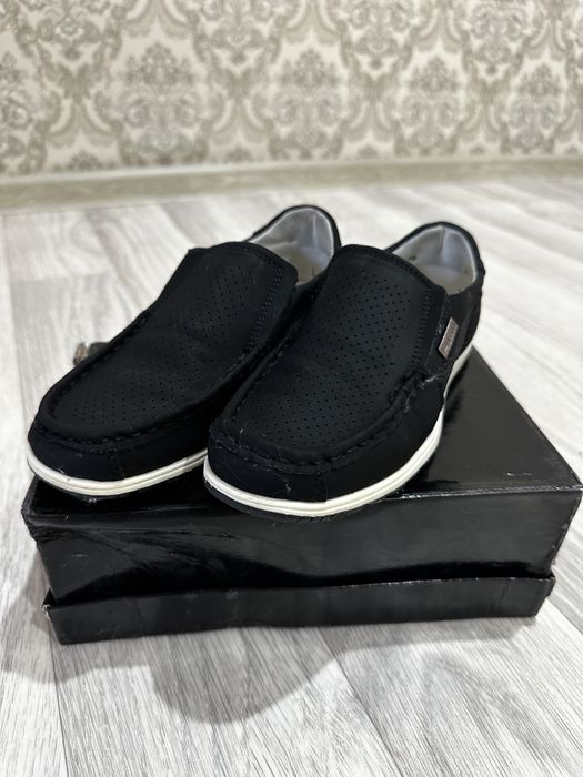 Туфли на мальчика 33размер