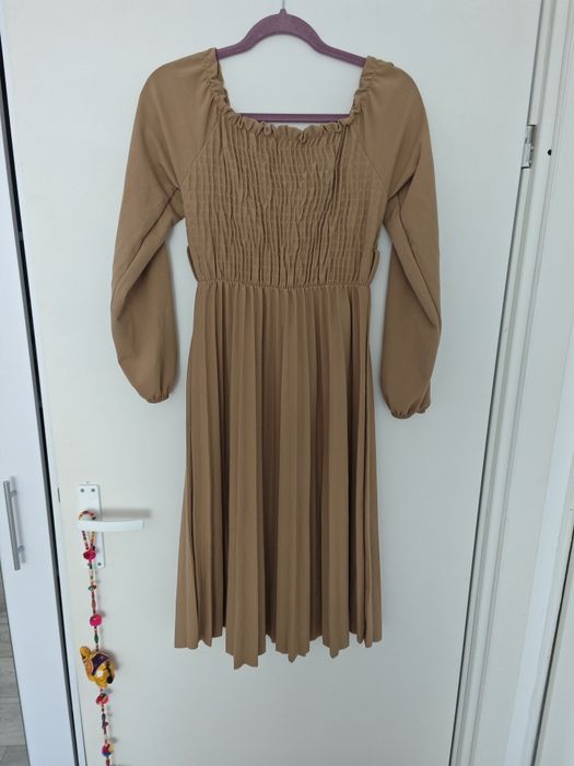Rochie elegantă crem