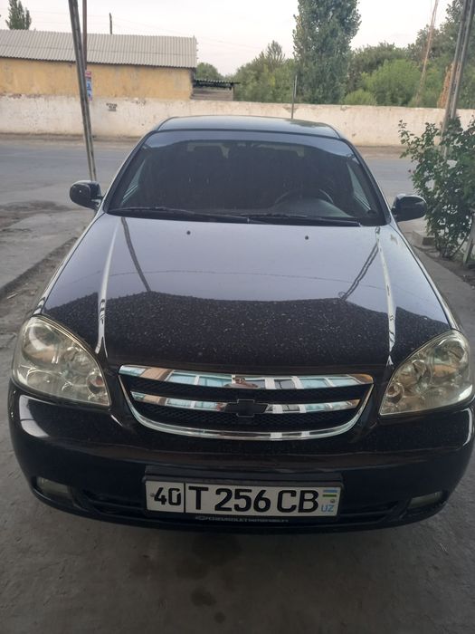 Lacetti    1.8   sotiladi