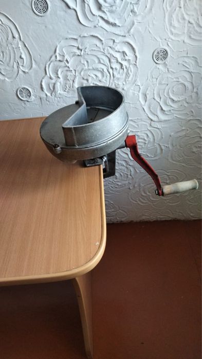 Продам овощерезку ссср