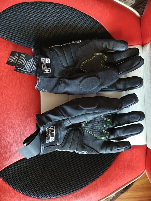 Mănuși piele sport impermeabile Alpinestars SMX-Z Drystar
Manusi d
Man