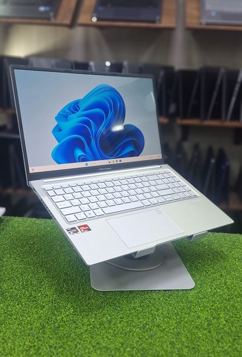 Sotiladi: Asus vivobook 16/512