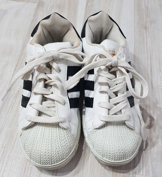 Детски маратонки адидас суперстар