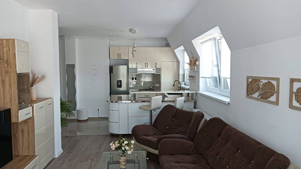 Apartament superb tip Penthouse de inchiriat pe termen lung
