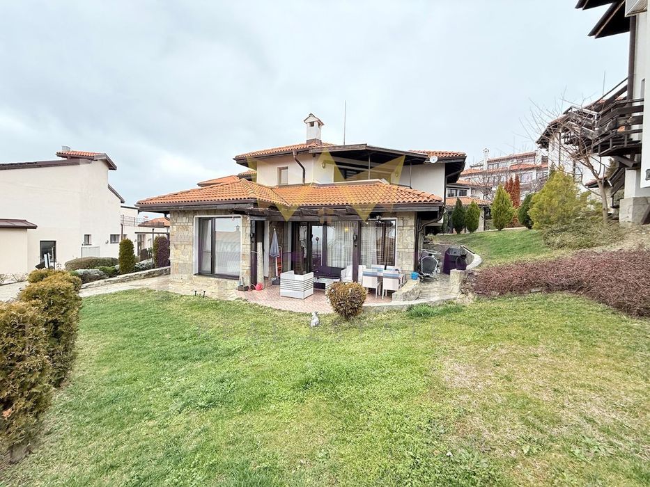 Продава се Тристаен апартамент в с. Кошарица, Област Бургас - 99 кв.м за 1111 €/кв.м - Снимка #10