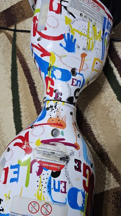 Яркий гироскутер