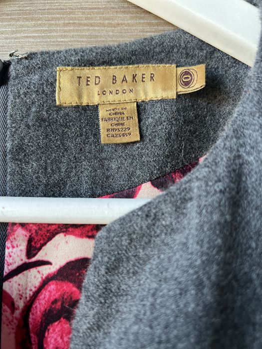 Рокля Ted Baker 100% вълна Размер ХС С