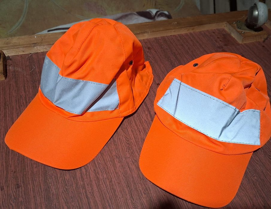 Продам кепки новые