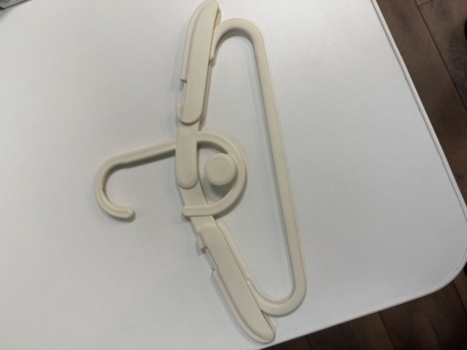 Вешалки для магазина одежды