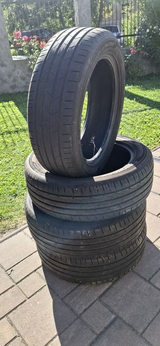 Vând cauciucuri hankook 215/55R18