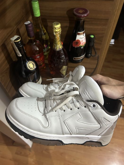 Off white out of office 42