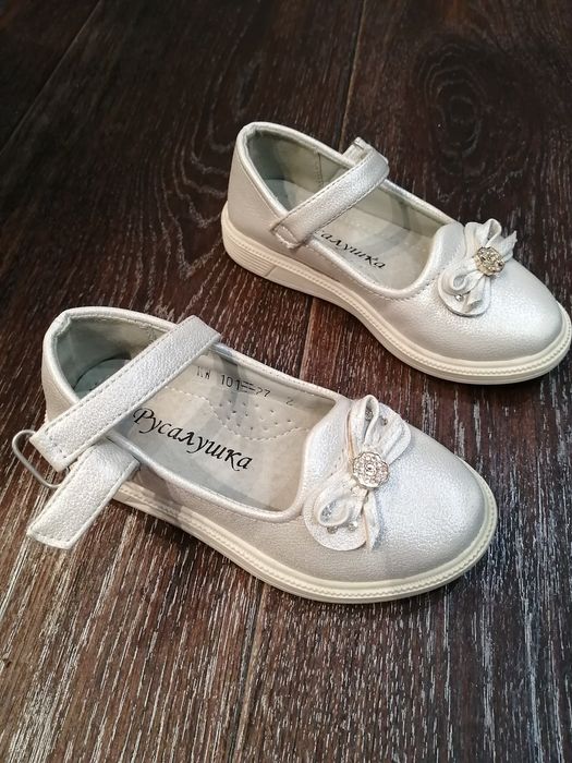 Продам обувь на девочку