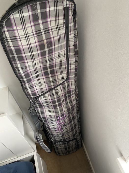 Geanta folosita snowboard dakine cu roti marime 165