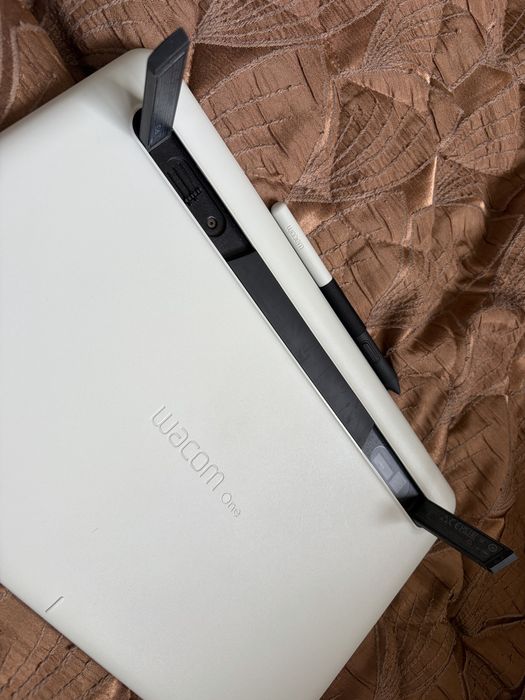 Wacom One graphic tablet като нов!