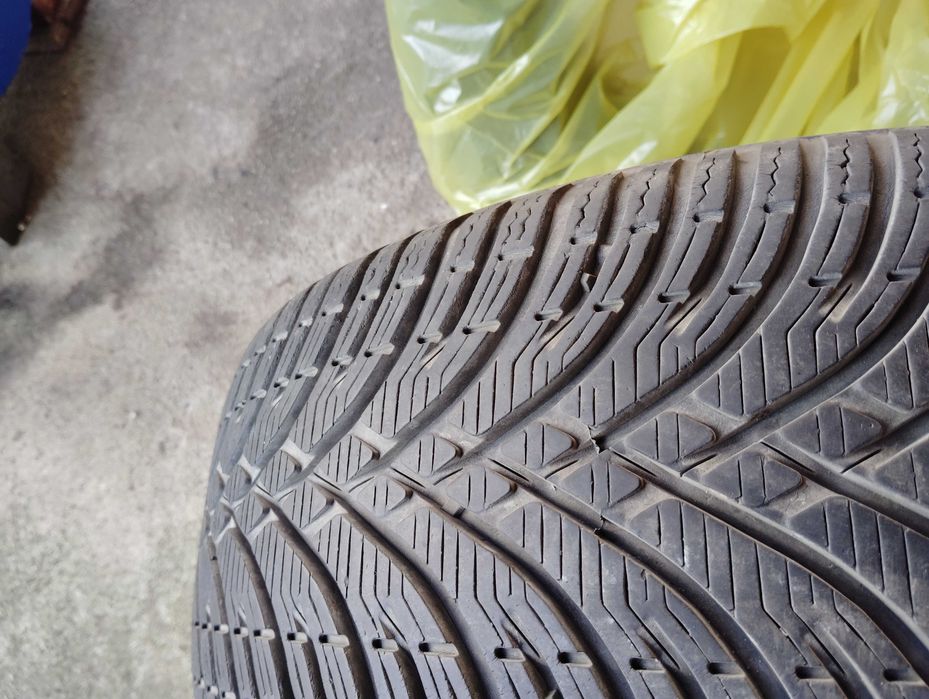 Продавам гуми зимни 2 бр 205/55/16