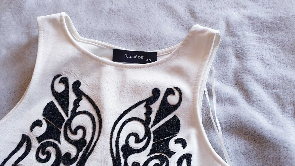 rochie mini alb cu negru cu insertii sclipitoare usor, S/M, elastica