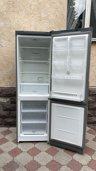 Холодильник Ariston + доставка