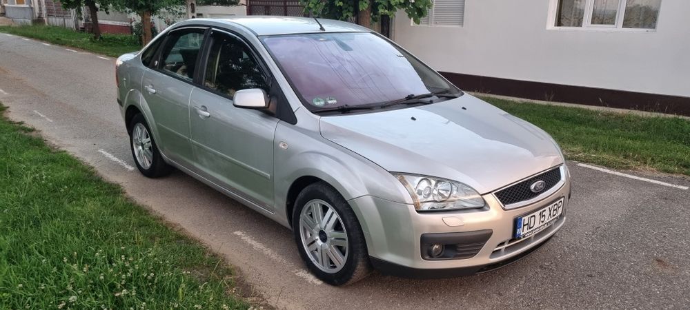 Ford Focus 1.6 benzina GHIA -Recent inmatriculat