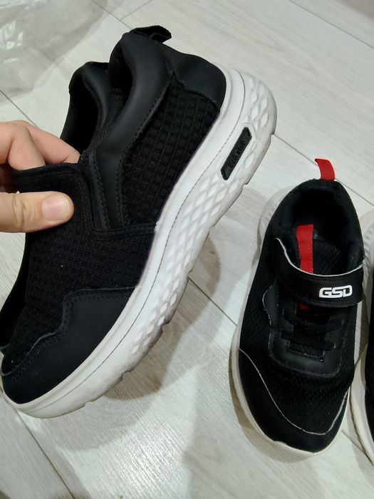 Кроссовки ботинки 34 размер три пары за 1000