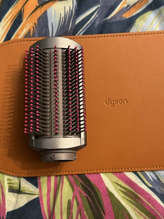 Куфар / кутия за Dyson Airwrap в кафяв цвят, включващ приставки