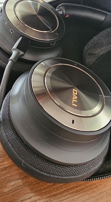 Продам HIFI наушники DALI IO-8