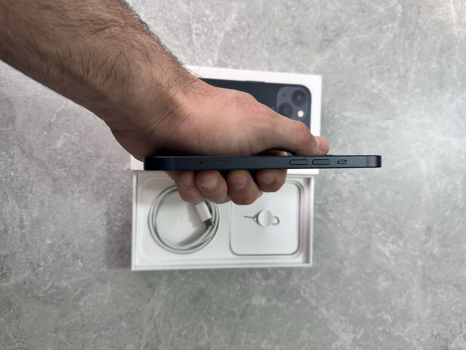 iPhone 13 128GB Midnight