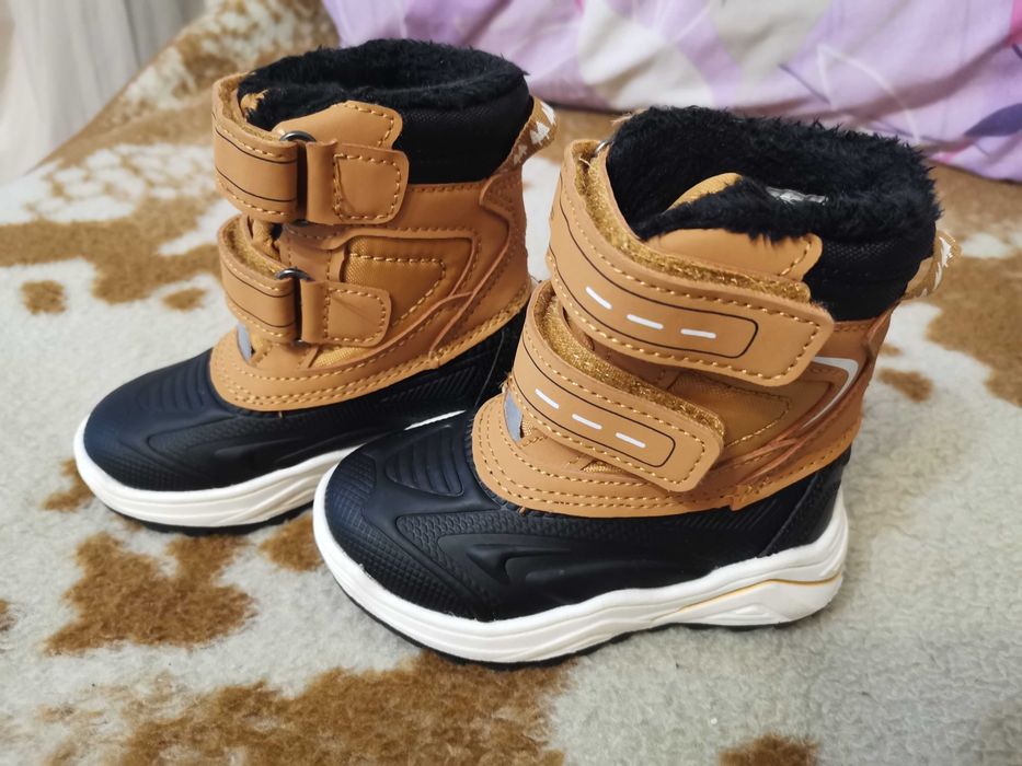 Нови! Детски ботушки р.21