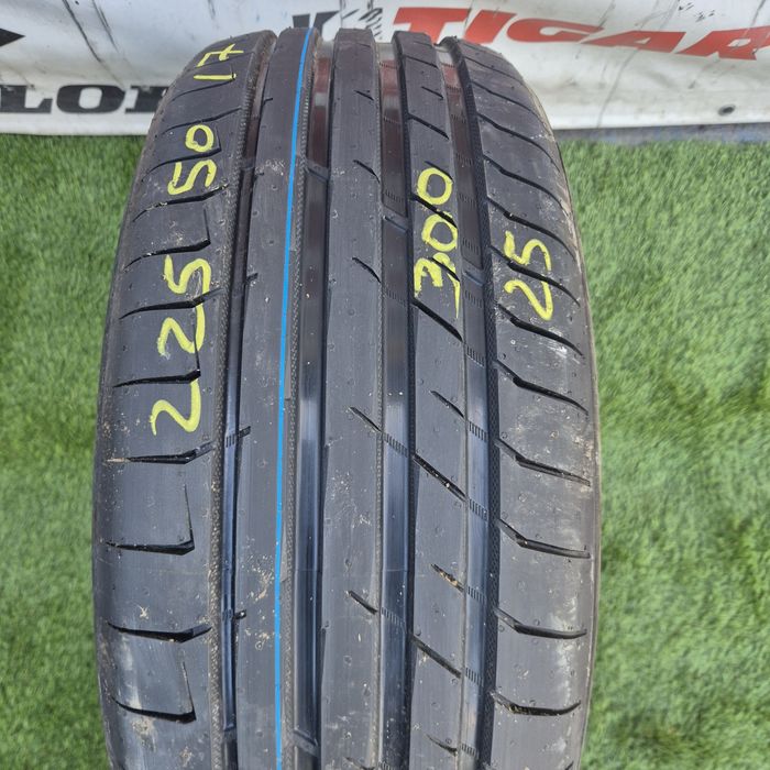 225 50 17 O Anvelopa Nokian nouă