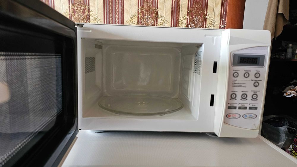 Микроволновка DAEWOO 700W