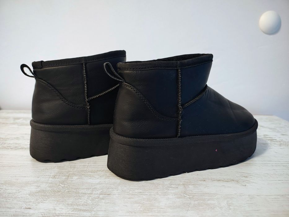 Черни топли боти