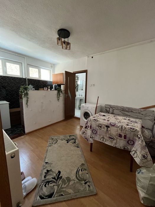 Ofer garsoniera decomandata