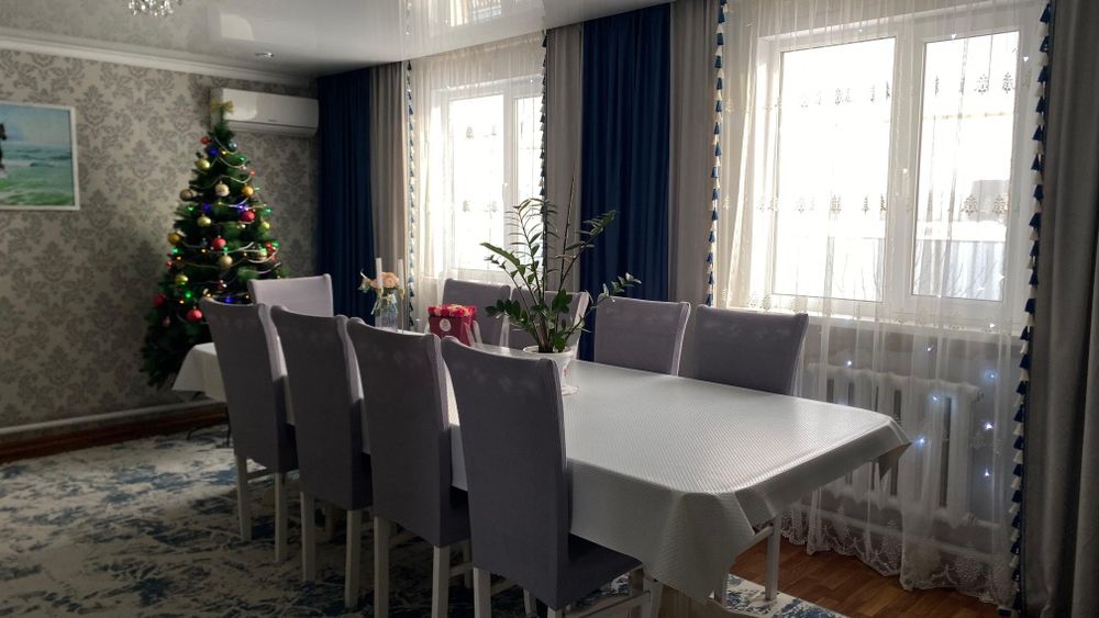 Продается стол и стулья