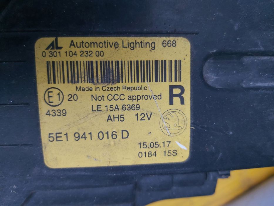 Фар Skoda Octavia 3