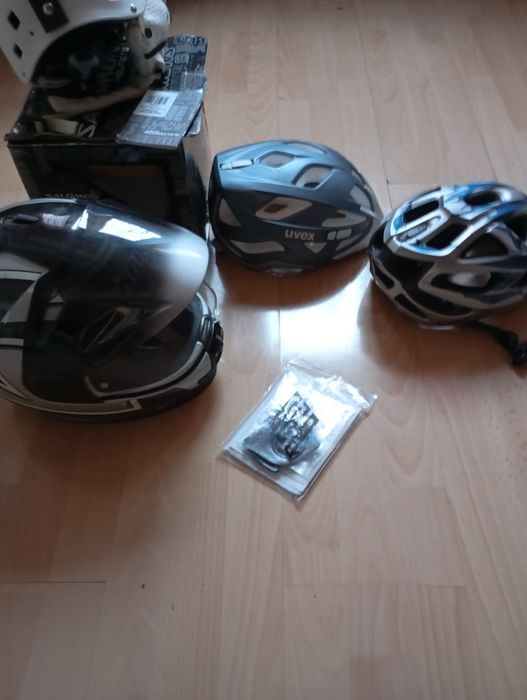 Vând căști diferite mod