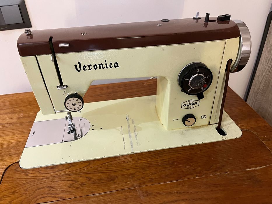 Mașină de cusut Veronica