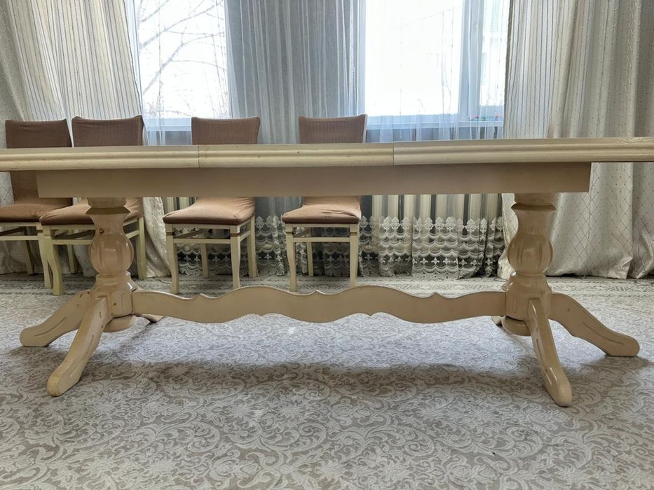 Стол сатылады шанырак 2 де тур