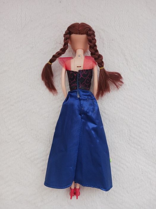 Оригинални пееща кукла Anna от Frozen