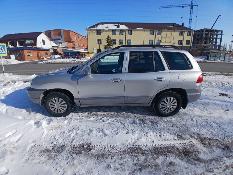 Хюндай санта фе.