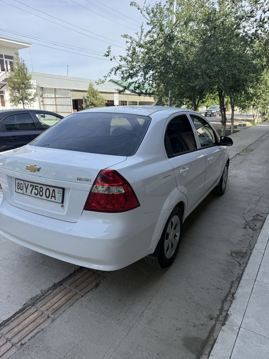 нехиа 3 срочно сотилади нархи булиши 6300 ками йук
