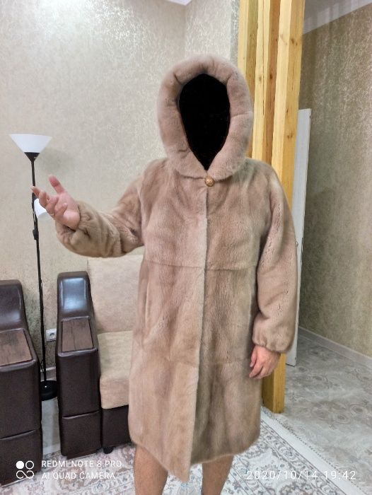 НОВАЯ ШУБА норковая, редкий цвет, фирма "Sarigianni" made Греция