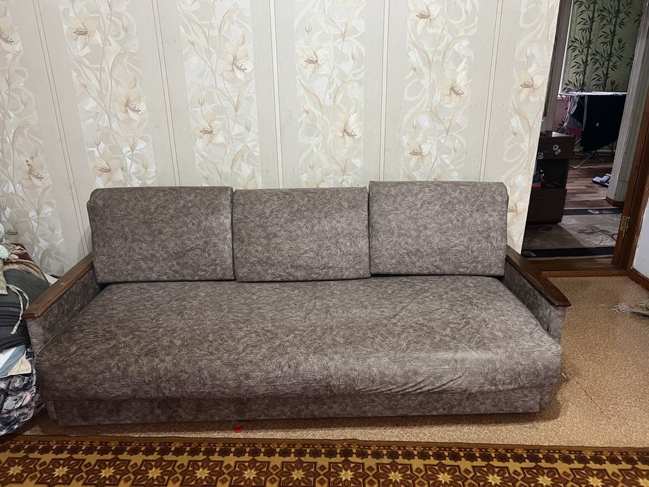 Продам диван + 2 кресла