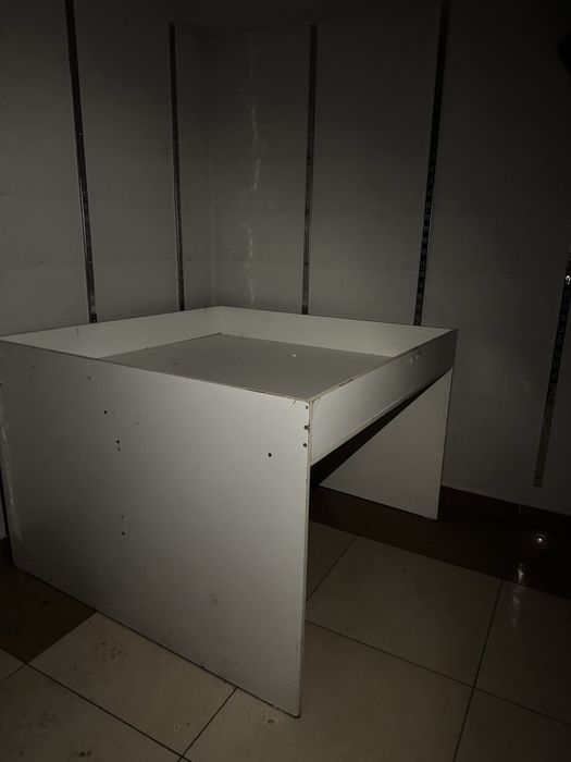 Оборудование для магазина одежды