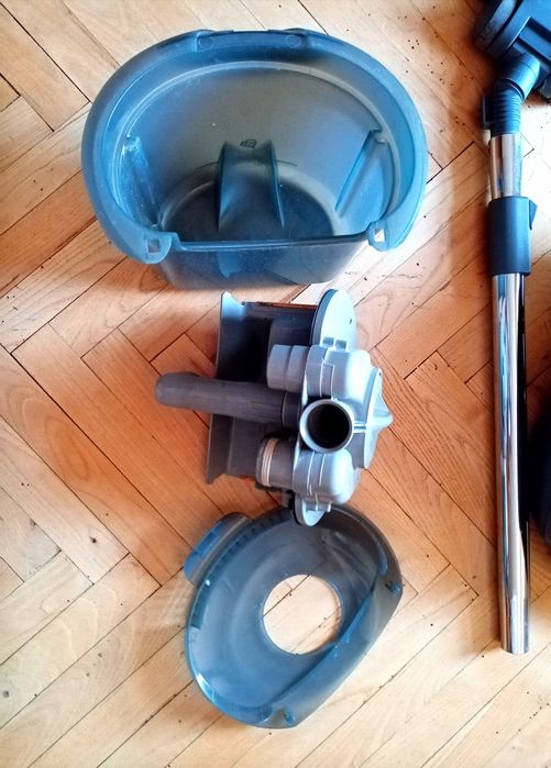 Работеща прахосмукачка Zelmer Delfin 819