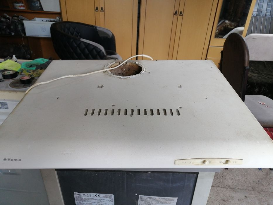 Вытяжка б у недорого.