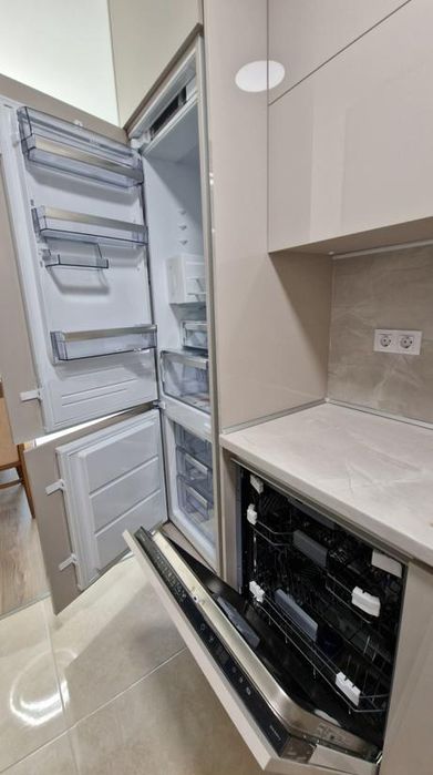 Дава се под наем Тристаен апартамент в София, Дианабад - 108 кв.м за 1300 € - Снимка #3