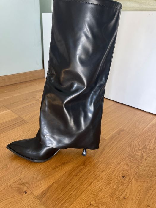 Черни ботуши с тънък ток- чисто нови