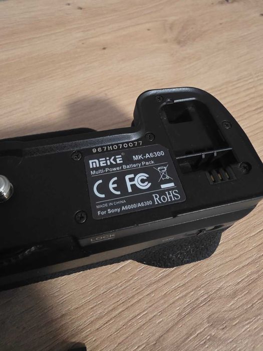 Грип Meike + кабел +  LED лампа Ulanzi, VL49, RGB