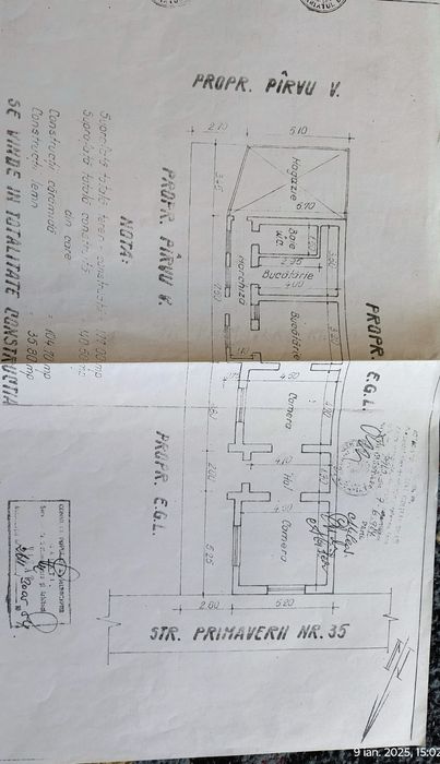 Vand casa in centru/Singur in curte/str Eroilor